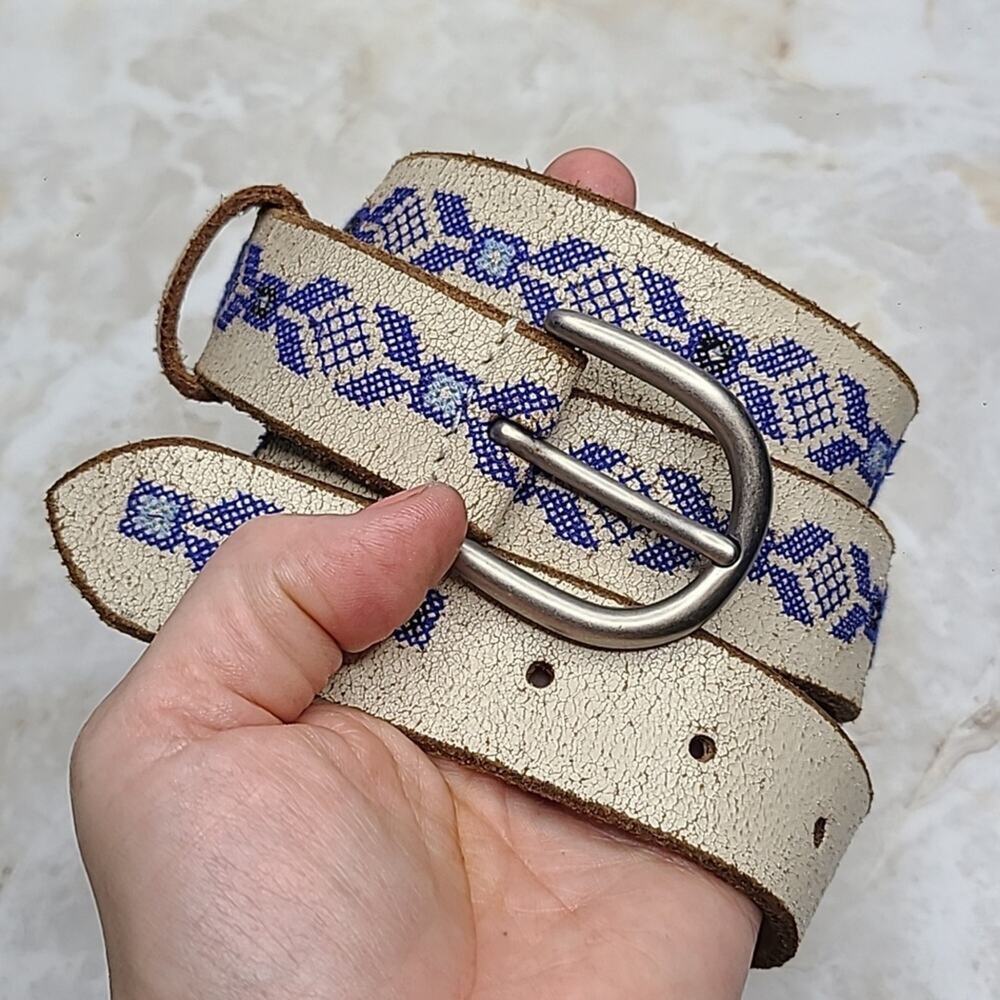 Unique cross stitch leather belt - Picture 1 of 7